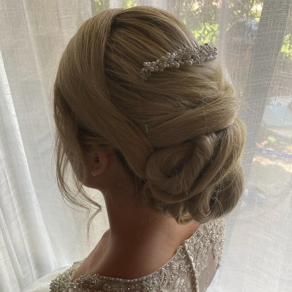 Princess Veils “Lisa” hairpiece pearls and Swarovski crystals